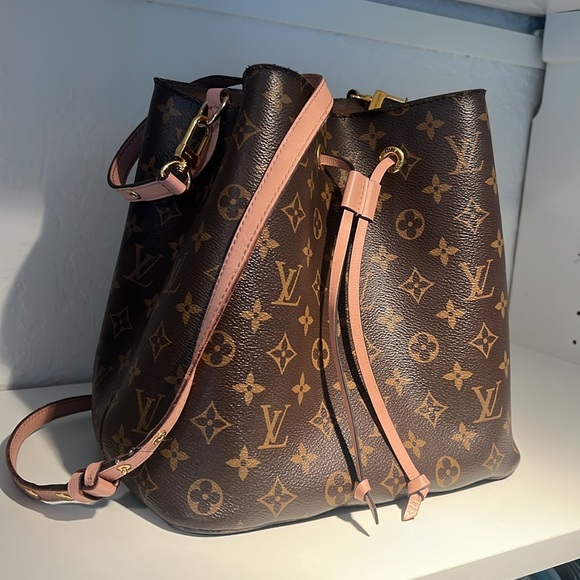 Authentic Louis Vuitton Neo noe Rose and monogram - Picture 2 of 14